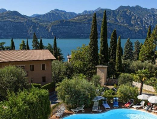 HOTEL LAURA CHRISTINA