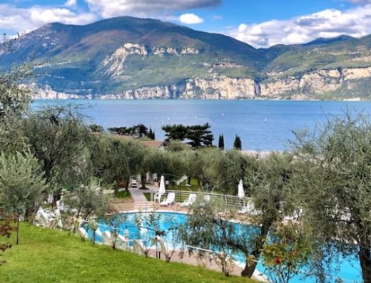 VILLAGGIO CASA E LAGO