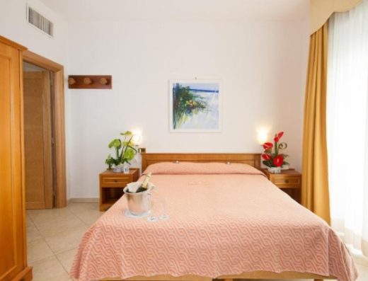 JOLI PARK HOTEL