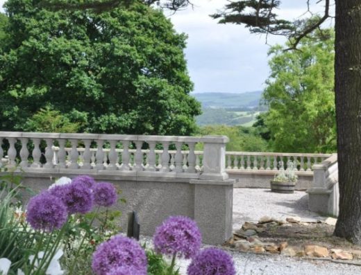 SYCHNANT PASS COUNTRY HOUSE