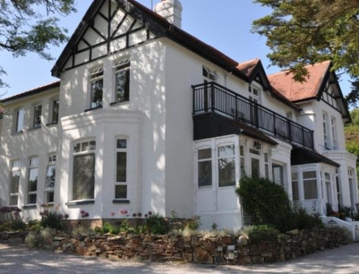 SYCHNANT PASS COUNTRY HOUSE